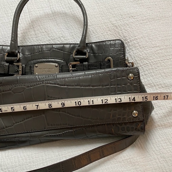 Michael Kors East West Hamilton Crocodile Leather Tote with strap - Picture 8 of 11